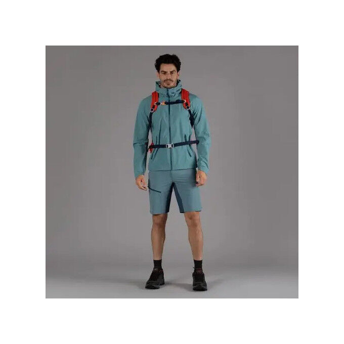 MAN BERMUDA