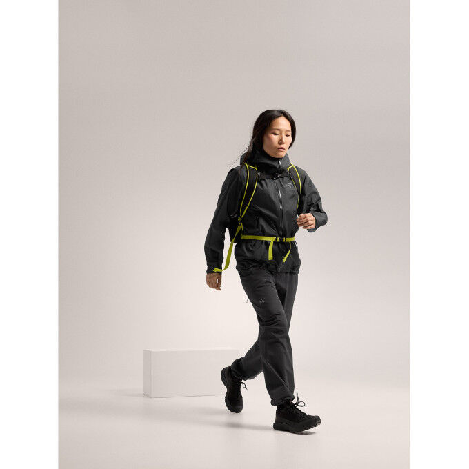 Arc'teryx Women's Beta gore-tex jacket - Waterproof, versatile, durable