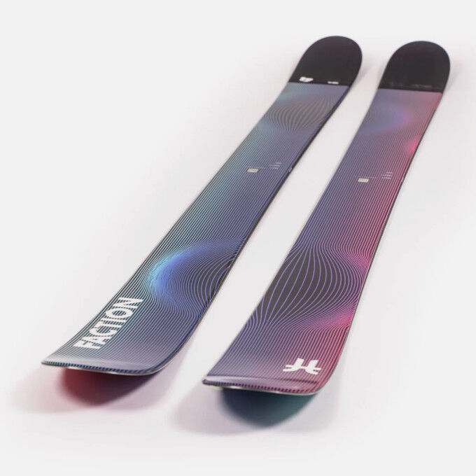 Pack of Faction STUDIO 4 skis + bindings