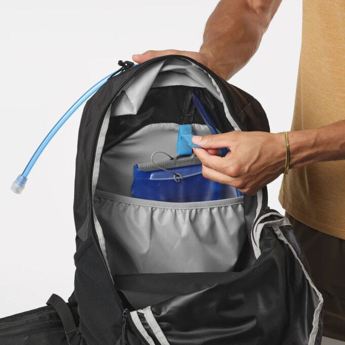 Trailblazer 10: una mochila ultracompacta para senderismo y ciudad