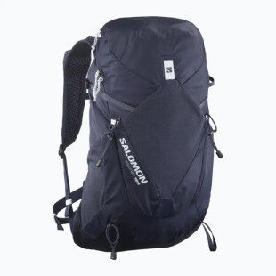 Salomon Aerotrek 18: technical backpack for female hikers