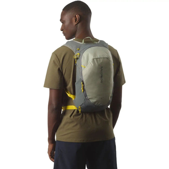 Salomon Trailblazer 10: lightweight and compact hiking backpack