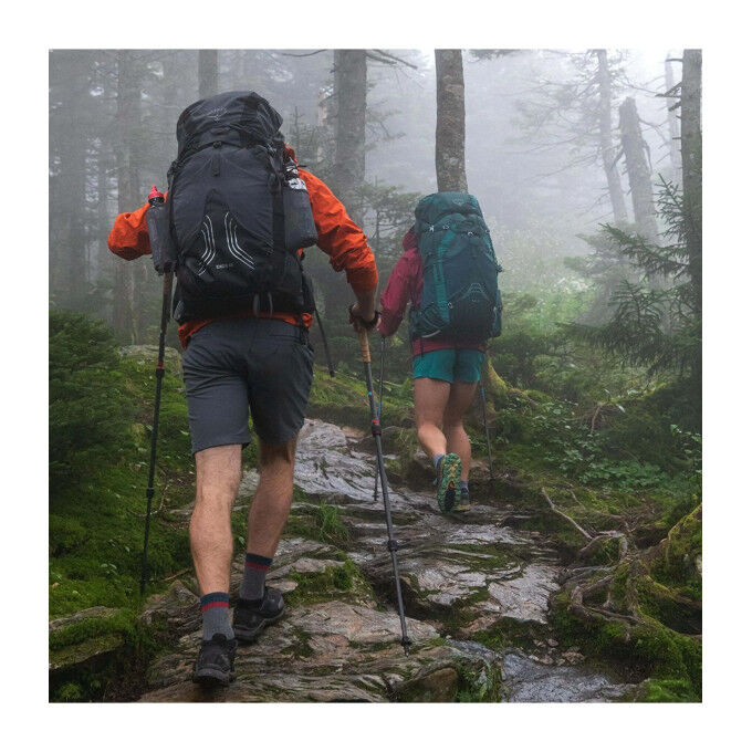 Osprey EXOS 48 Dark Charcoal Rucksack – Ultraleicht und belüftet