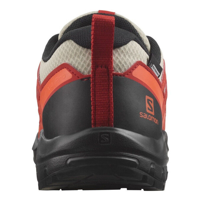 Salomon XA PRO V8 CSWP J: shoes for active young hikers