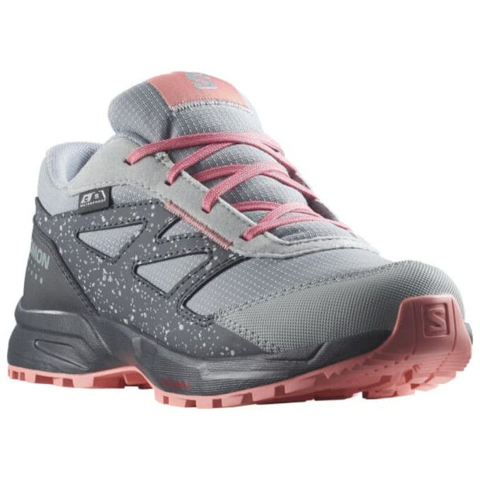 Salomon OUTWAY CSWP: waterproof shoes for young hikers