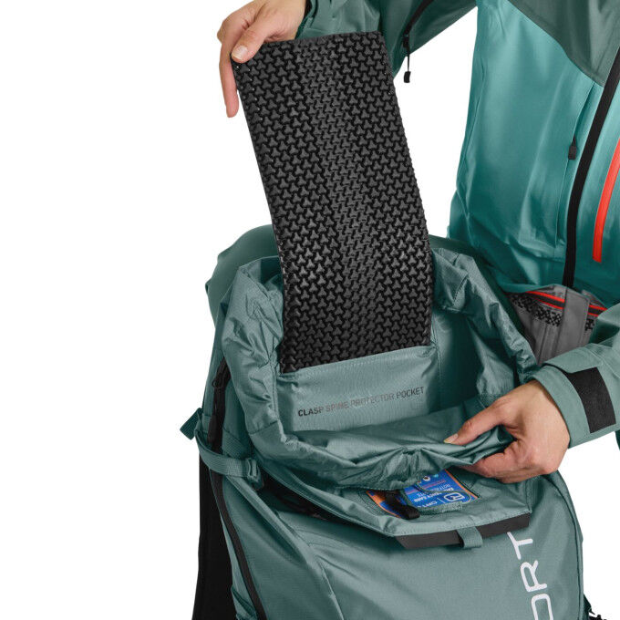 Ravine 26 S: mochila freeride compacta, técnica y ultra funcional