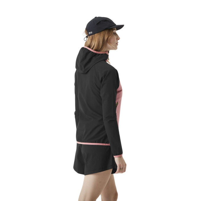 Veste softshell femme Outif : légèreté et protection pour vos aventures Veste softshell femme Outif : légèreté et protection pour vos aventures