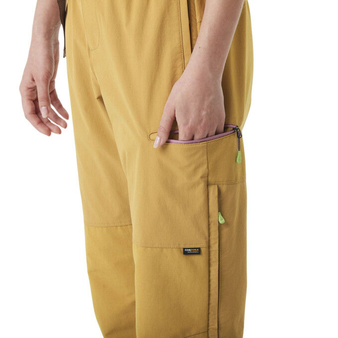 SHOONER STRETCH: technical, robust, and comfortable women's hiking pants