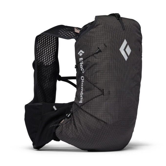Zaino Distance 8 –  leggero e tecnico per lunghe escursioni