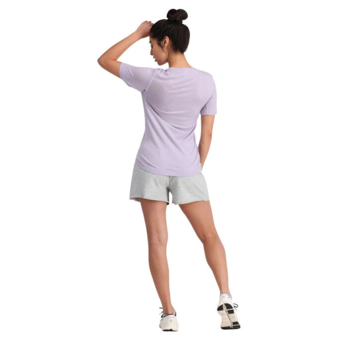 Camiseta de mujer Kari Traa Lucie: ligera, técnica y femenina