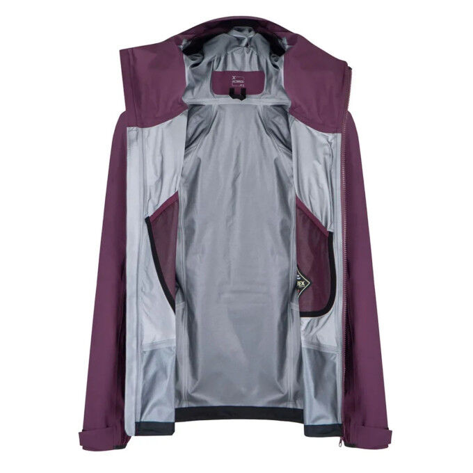 Montura Reactive Women: waterproof jacket for climbing and mountaineering
