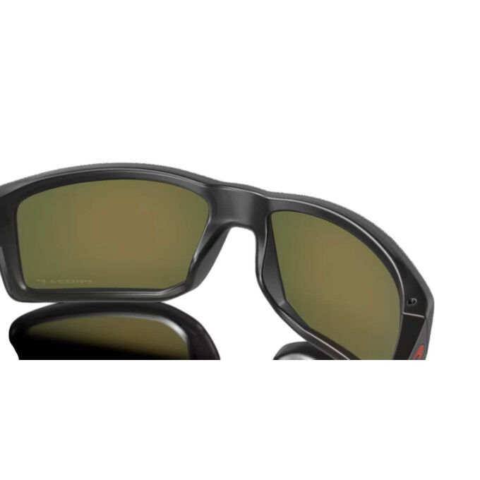 Lunettes OAKLEY Gibston – Protection intégrale et style affirmé