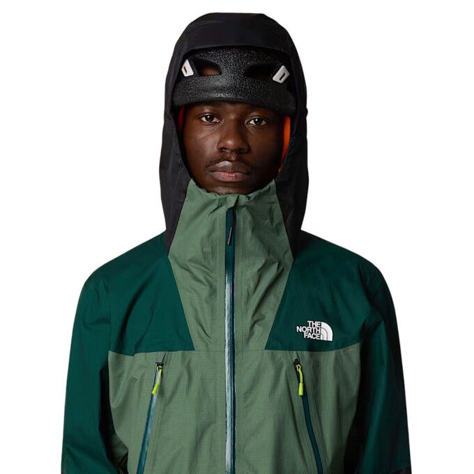 The North Face DryVent™ 2.5L Jacket: ultimate protection in the mountains