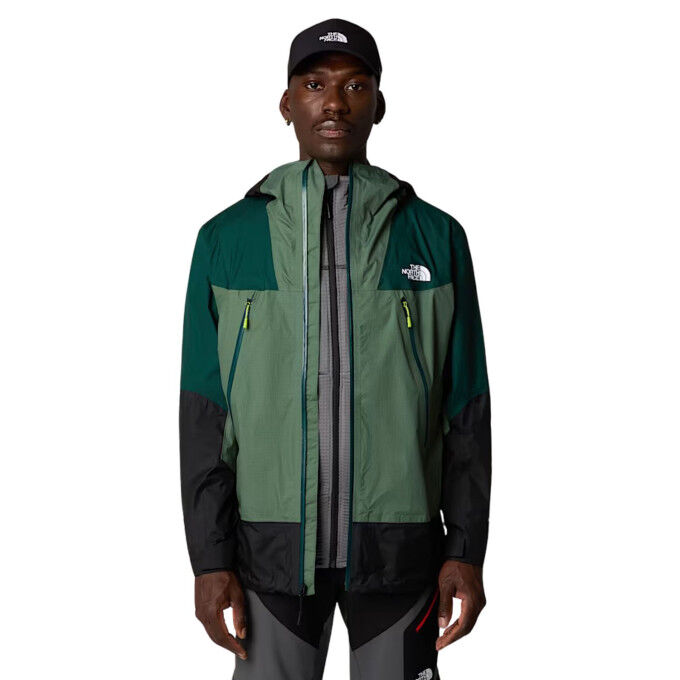 The North Face DryVent™ 2.5L Jacket: ultimate protection in the mountains