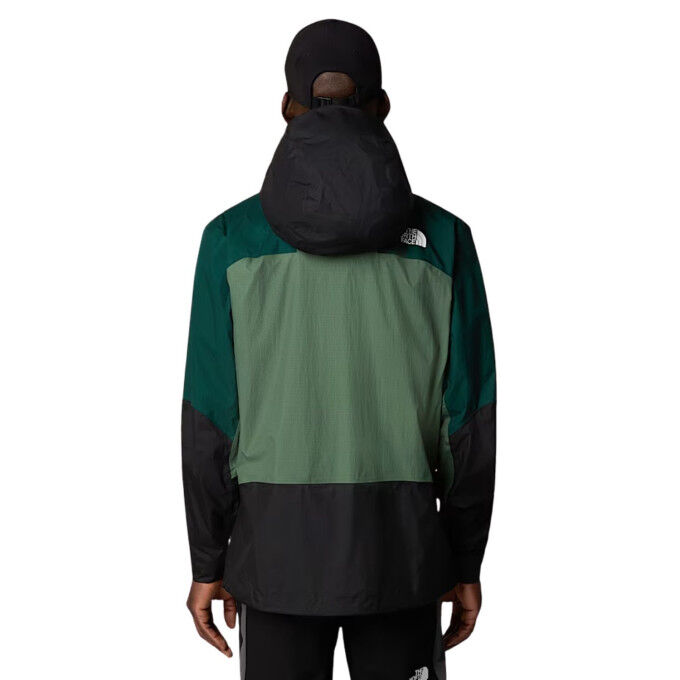 The North Face DryVent™ 2.5L Jacket: ultimate protection in the mountains