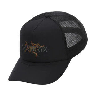Arc'teryx Bird Word 24K Black Cap: Leichtigkeit und Frische in Aktion