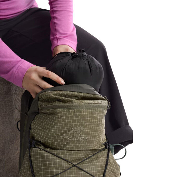 Arc'teryx Cerium Femme : doudoune à capuche chaude et ultra-légère