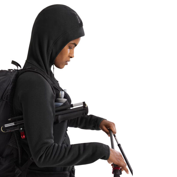Damenjacke Arc'Teryx Kyanite: Wärme, Flexibilität und Leistung