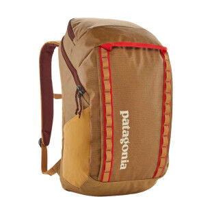 Patagonia Black Hole Pack 32 L: sturdy, practical, and 100% recycled