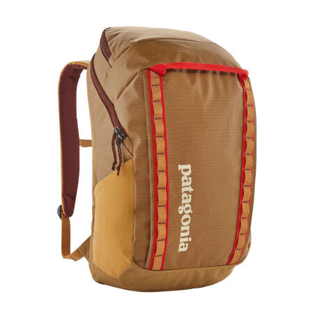 Patagonia Black Hole Pack 32 L: robusto, pratico e riciclato al 100%