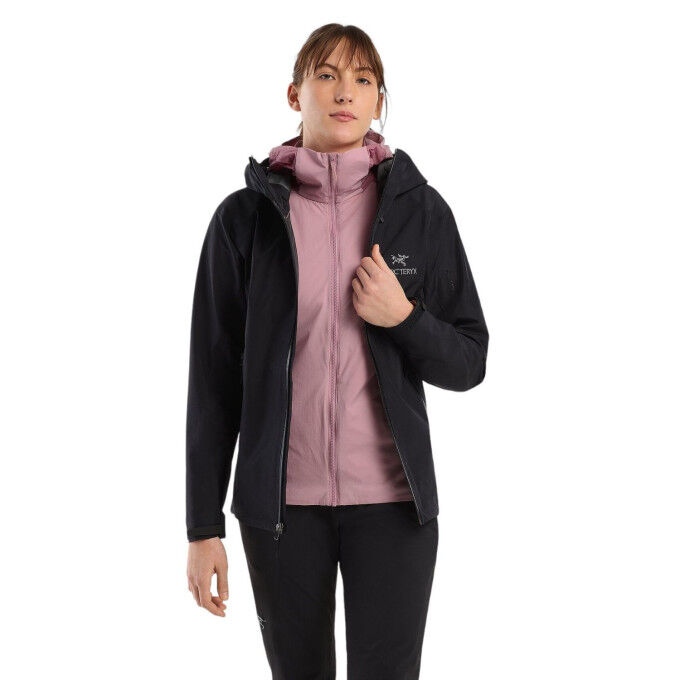 Arc'teryx Atom Women: isolamento attivo e comfort ad alte prestazioni