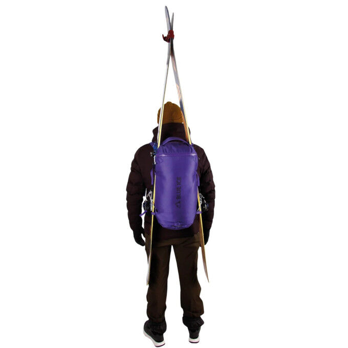 Blue Ice Yagi 28 – The compact and technical ski touring backpack
