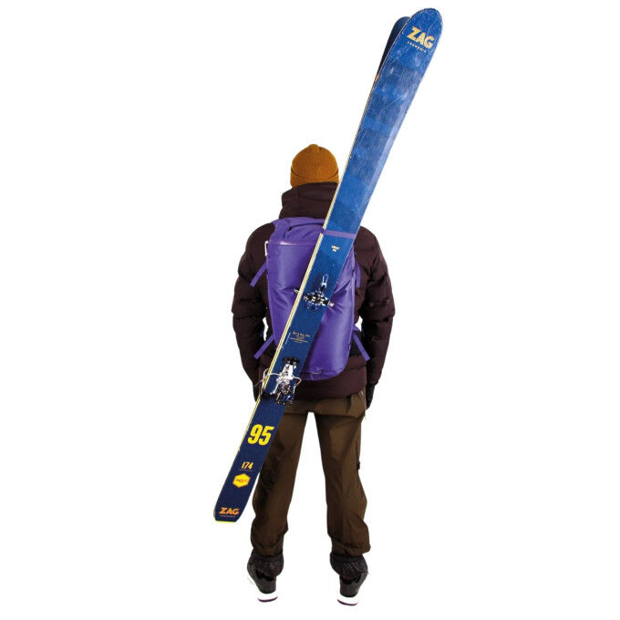 Blue Ice Yagi 28 – The compact and technical ski touring backpack