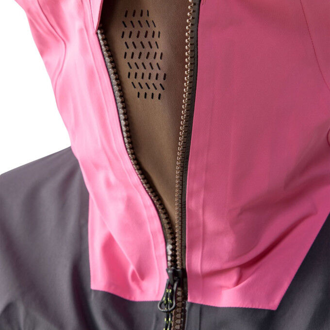 VASSI GTX PRO II JACKET Women: the ultimate jacket for women's freeriding