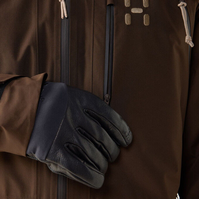 Latnja GTX Men's Ski Jacket - Performance and comfort on and off the slopes