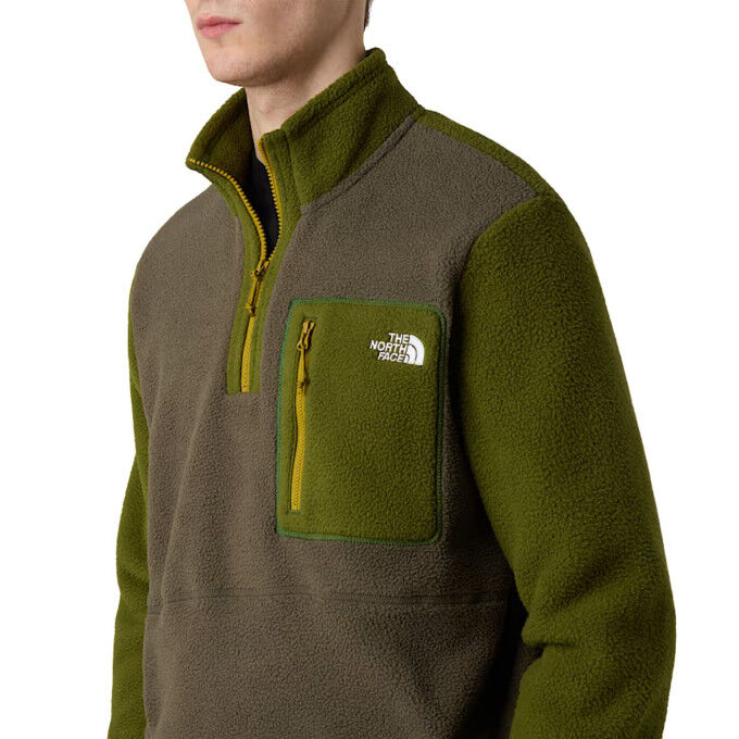 The North Face Yumiori Men's Fleece Jacket: comfort and warmth for hiking