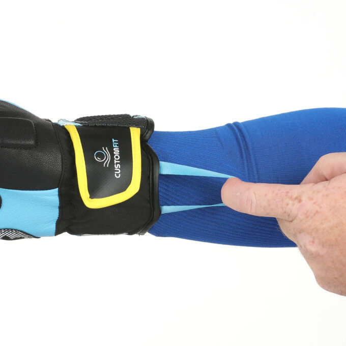 Level SQ CF – Customizable junior mittens made from waterproof leather