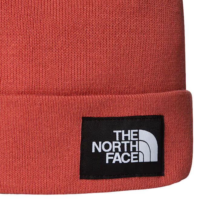 TNF Dock Worker: un gorro versátil para tus salidas en climas fríos
