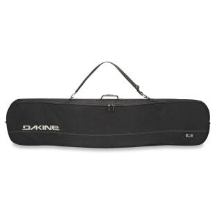 Dakine Pipe 157 Black: lightweight and durable snowboard bag