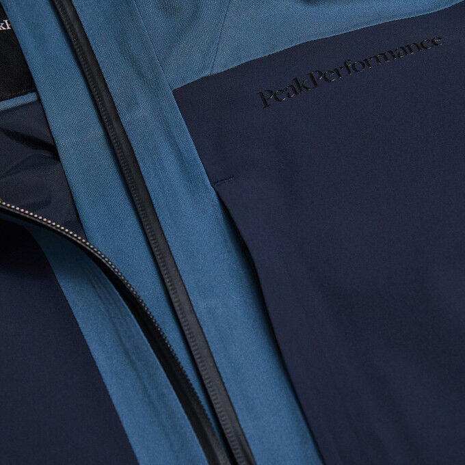Peak Performance Whitelight HIPE® 2L: la chaqueta técnica para esquiar