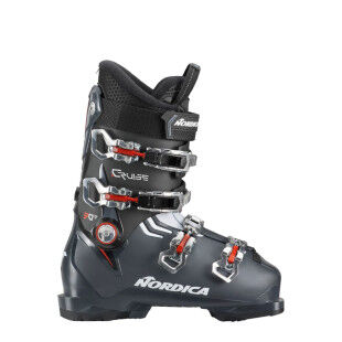 Nordica The Cruise 90 R: men's ski boots offering comfort and control