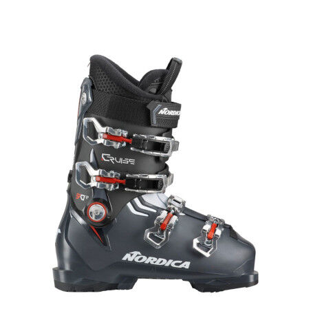 Nordica The Cruise 90 R: men's ski boots offering comfort and control