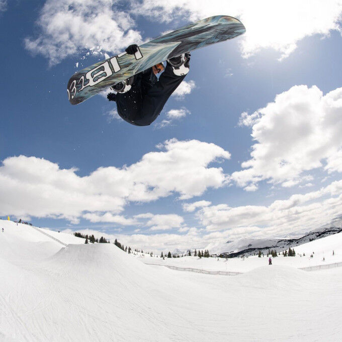 Lib Tech DYNAMO Snowboard + Bindings Package | Versatile