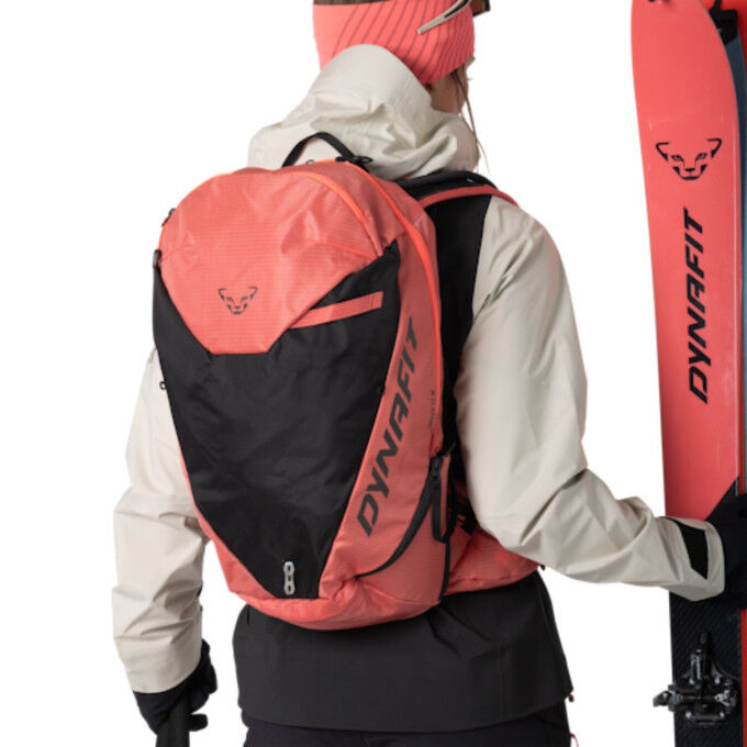 Speed 22 – Lightweight, functional backpack for fast ski touring