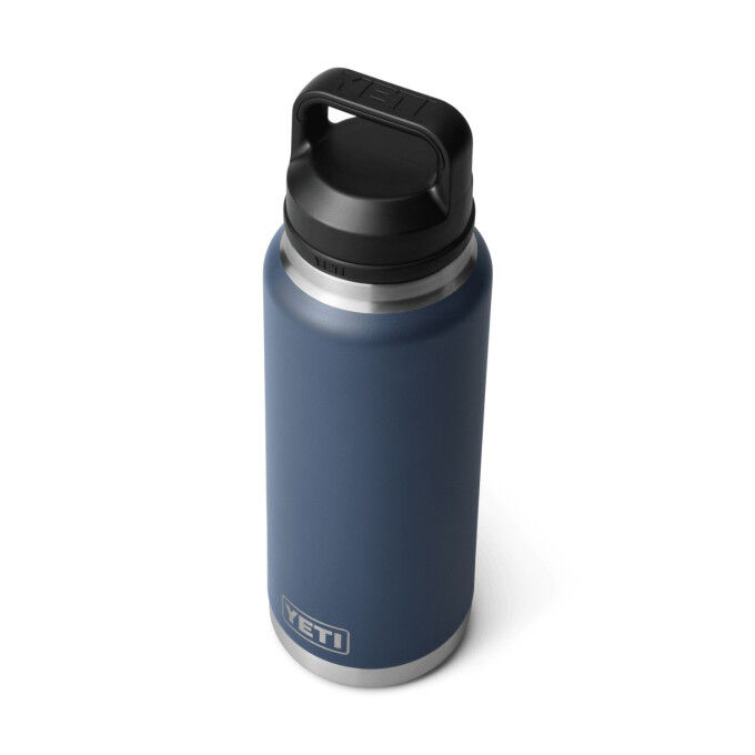 Botella Yeti Rambler® 36 oz Navy: hidratación óptima en plena naturaleza