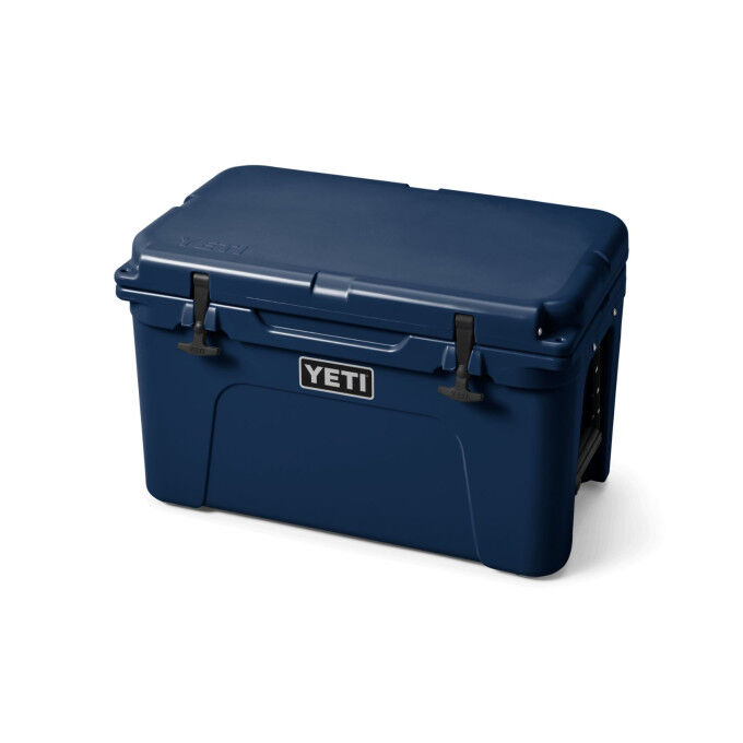 Yeti Tundra® 45 Navy Cooler: ruggedness and performance for your outings