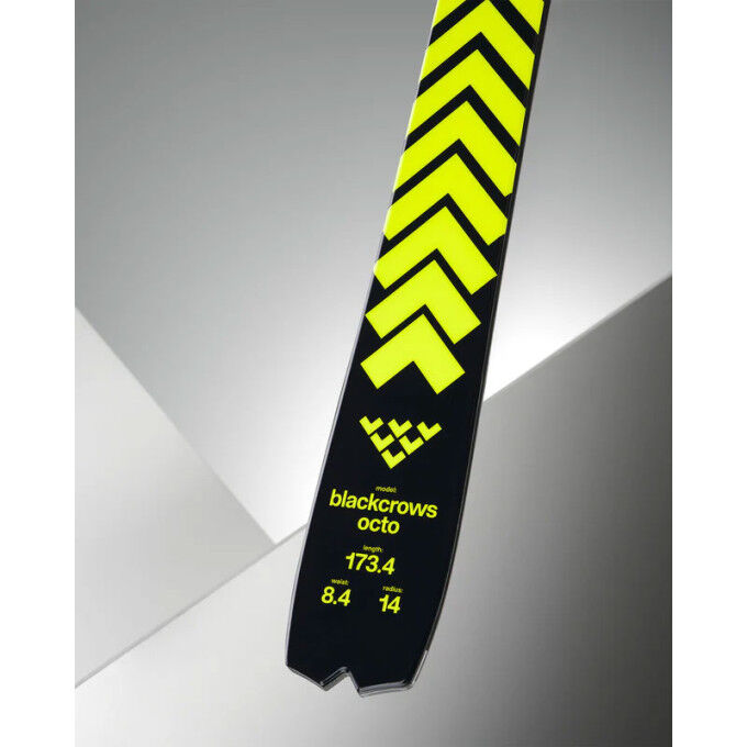 Skiset + Bindungen Black Crows OCTO – Leistung, Präzision und Wendigkeit auf der Piste