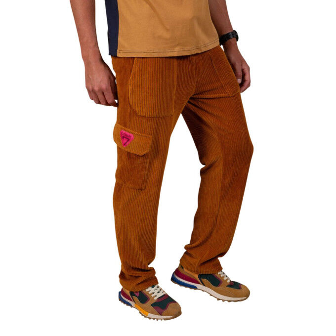 Chimbo Herrenhose – Cord, weite Passform und urbaner Stil