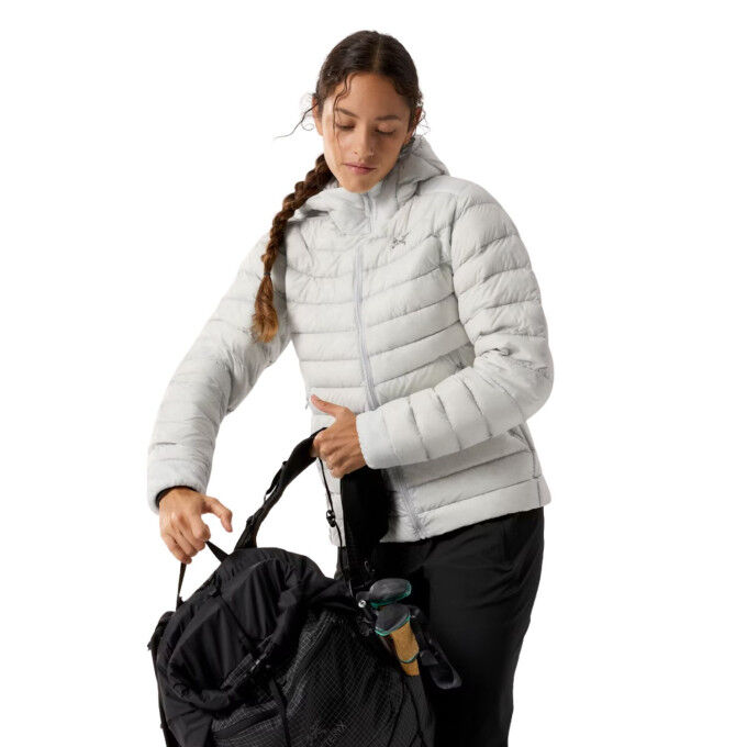Chaqueta acolchada para mujer Arc’teryx Cerium: ligera y cálida para la montaña