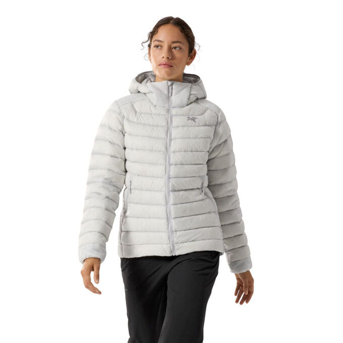 Piumino da donna Arc’teryx Cerium: leggero e caldo per la montagna