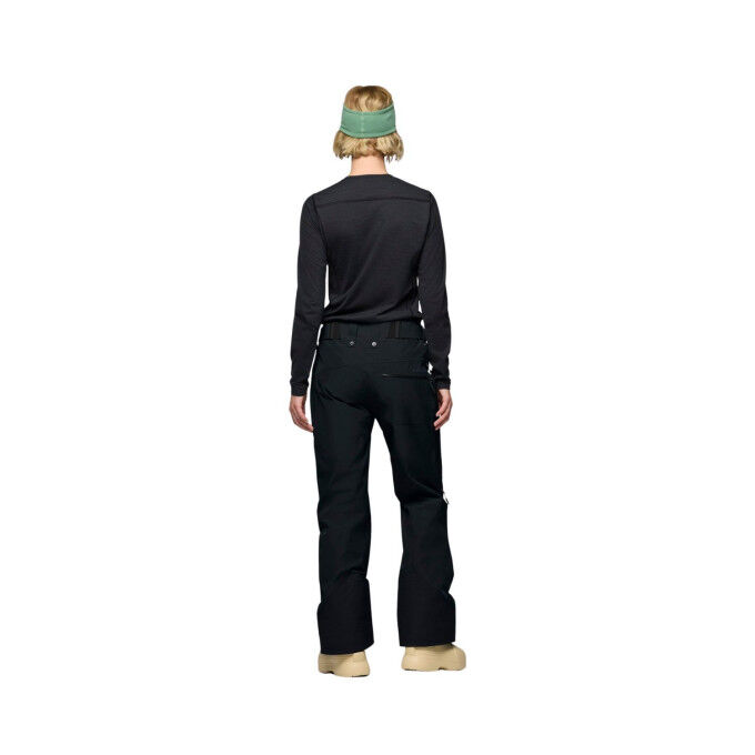 Norrona Lofoten Gore-Tex Women's: protection and freedom on the snow