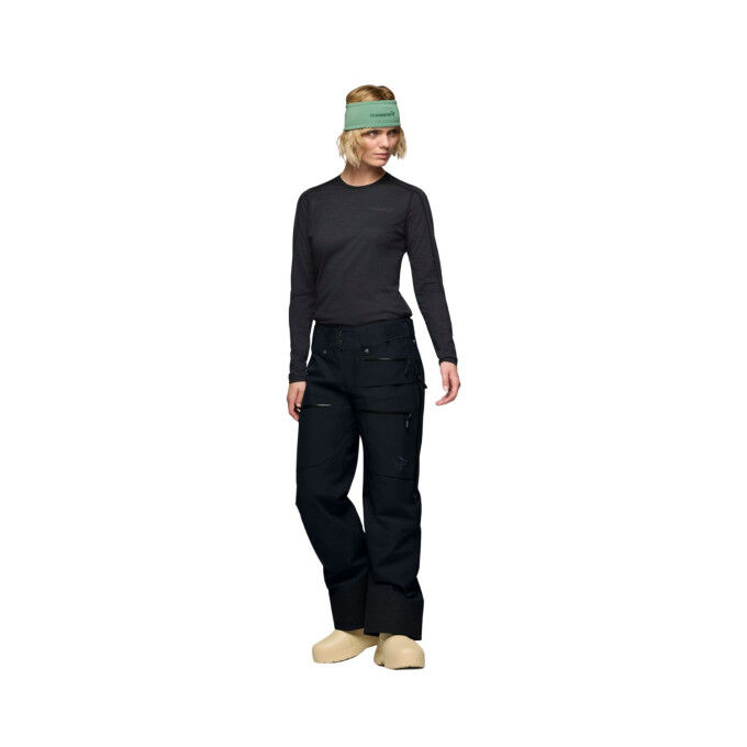 Norrona Lofoten Gore-Tex Women's: protection and freedom on the snow