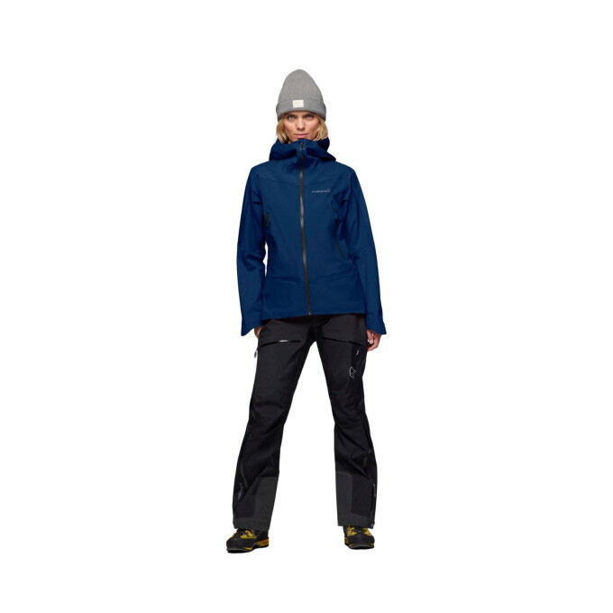 Norrona Falketind Gore-Tex Women's: protective and lightweight waterproof jacket