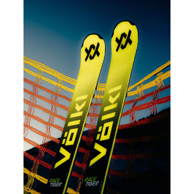 Set da sci Völkl Racetiger SC Yellow + VMOT 12 – Precisione e prestazioni