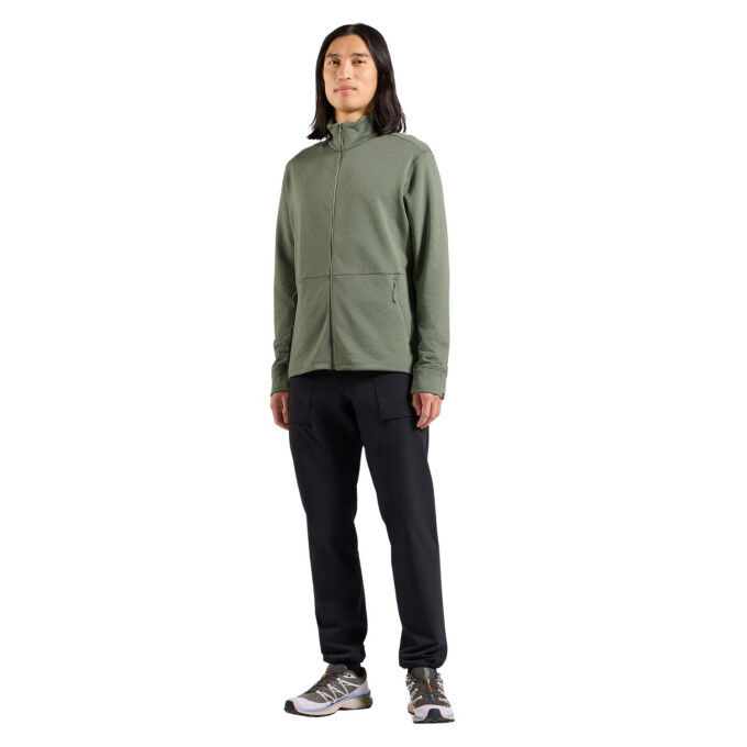 Odlo Essentials Men's Fleece: comfort and performance for hiking