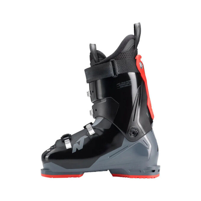 Nordica Sportmachine 3 90: prestazioni accessibili agli sciatori con piedi larghi